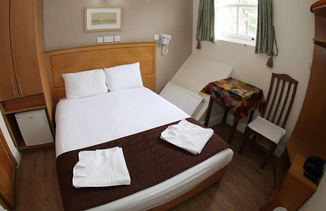 Kensington Suite Hotel-1